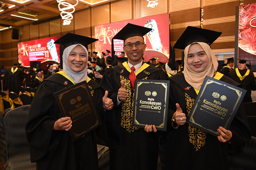 Tiga Pegawai UPM Ditauliah Pegawai Integriti Bertauliah